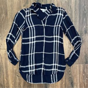 Old Navy Extra Small Navy Blue and White Long Sleeve Button Down Flannel